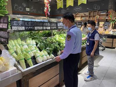 東莞長安開展'五一'節(jié)前食品安全大排查，保障節(jié)日食品銷售安全